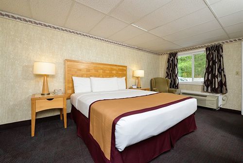 Howard Johnson By Wyndham West Yarmouth Cape Cod Bagian luar foto
