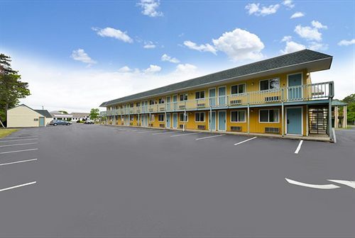 Howard Johnson By Wyndham West Yarmouth Cape Cod Bagian luar foto